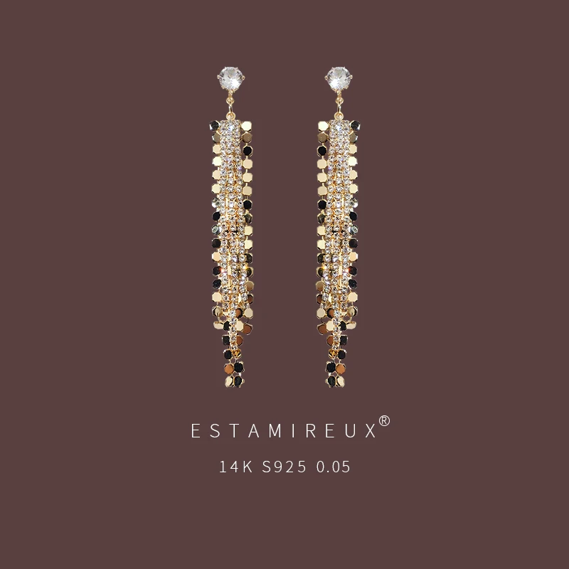 Earring long temperament metal wind exaggerated personality fashion no earhole female earring senior sense round face ear stud
Earring long temperament metal wind exaggerated personality fashion no earhole female earring senior sense round face ear stud