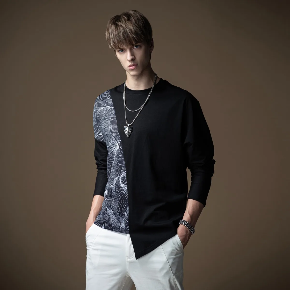 Pinli 2020 Autumn New O-neck Cotton Splicing Slim Asymmetry Casual Long Sleeve T-shirt Men Fashion Clothes Unique B201311036
Pinli 2020 Autumn New O-neck Cotton Splicing Slim Asymmetry Casual Long Sleeve T-shirt Men Fashion Clothes Unique B201311036