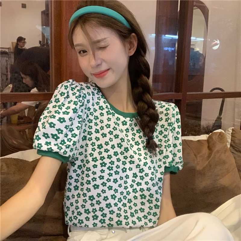 Tops Floral Round Neck Short-sleeved T-shirt Women's Summer New Korean Style Loose and Thin All-match Casual Bottoming Shirt
Tops Floral Round Neck Short-sleeved T-shirt Women's Summer New Korean Style Loose and Thin All-match Casual Bottoming Shirt