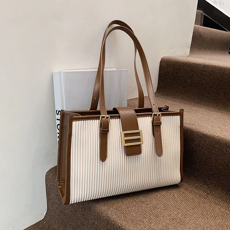 CGCBAG, новинка 2021, женская сумка из искусственной кожи, винтажная сумка на плечо, женская модная простая Брендовая женская сумка-мессенджер
CGCBAG, новинка 2021, женская сумка из искусственной кожи, винтажная сумка на плечо, женская модная простая Брендовая женская сумка-мессенджер
