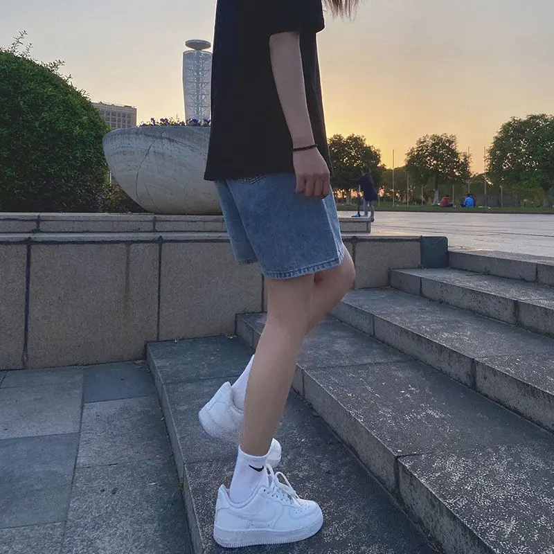 Summer denim shorts women's new Korean students' high waist straight Capris Japanese wide leg pants trend
Summer denim shorts women's new Korean students' high waist straight Capris Japanese wide leg pants trend