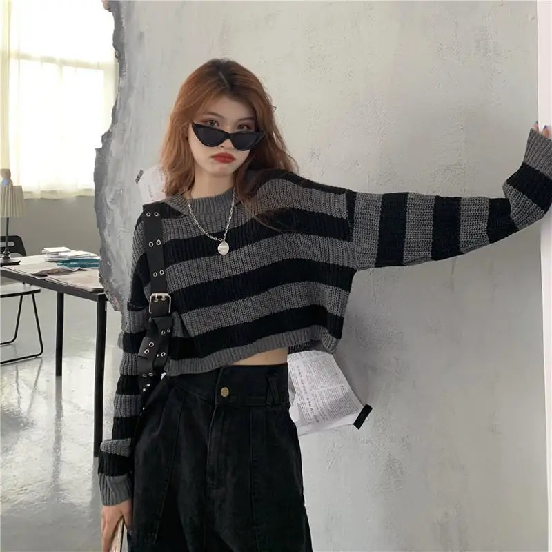 Streetwear Women's Sweater Harajuku Knitted Striped Plaid Round Neck Long Sleeve Sweater Summer 2021 y2k Fashion Women Свитер
Streetwear Women's Sweater Harajuku Knitted Striped Plaid Round Neck Long Sleeve Sweater Summer 2021 y2k Fashion Women Свитер