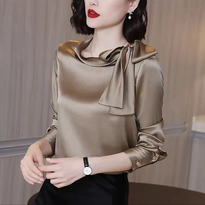 Women Blouse Autumn 2021 high-end satin shirt female design sense niche bowknot chic long-sleeved top ladies shirt trend
Women Blouse Autumn 2021 high-end satin shirt female design sense niche bowknot chic long-sleeved top ladies shirt trend