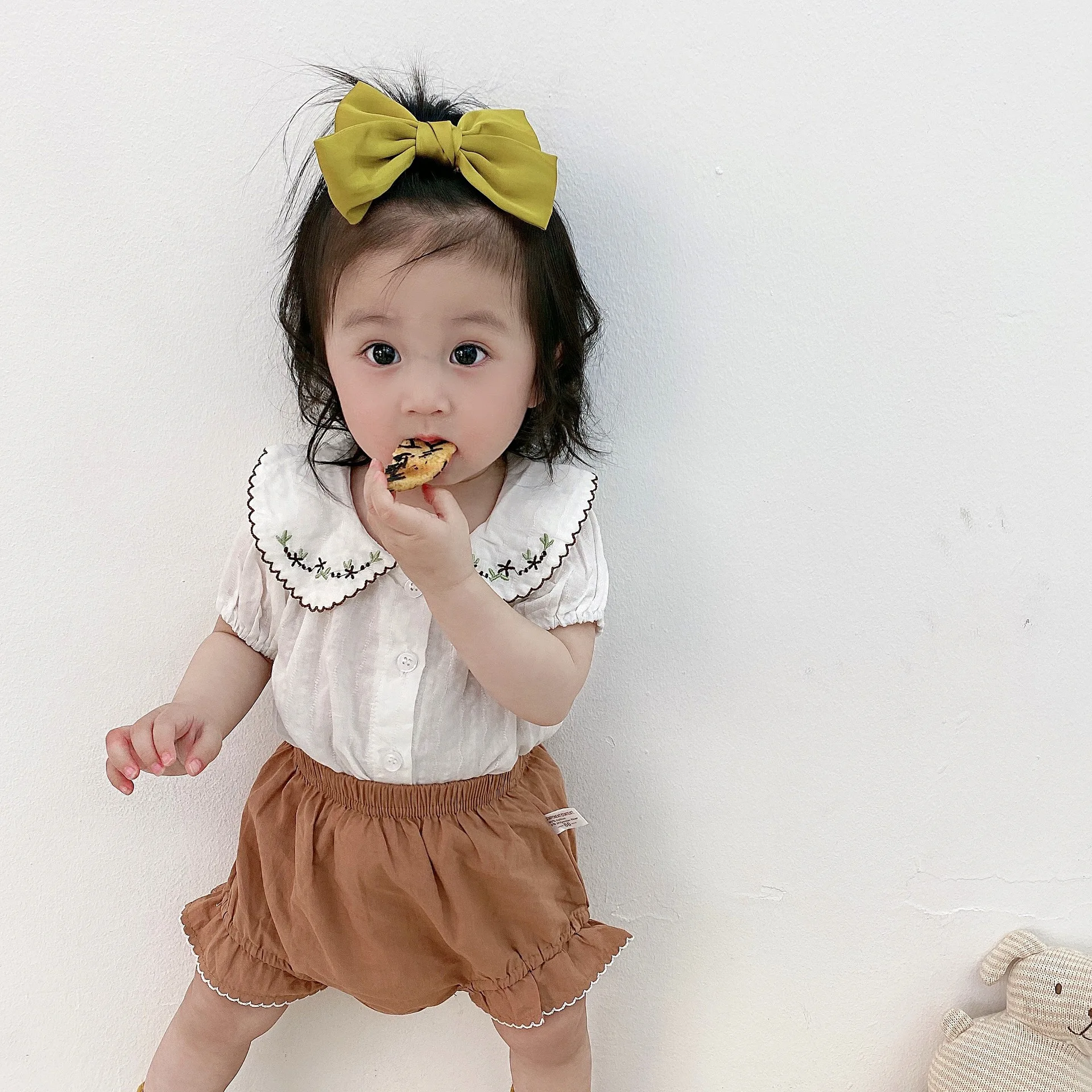 2021 New Summer Baby Girl Clothes Cute Children's Floral Children's Clothing Girls Flowered Shirt + Shorts 2 Sets Kids Clothes
2021 New Summer Baby Girl Clothes Cute Children's Floral Children's Clothing Girls Flowered Shirt + Shorts 2 Sets Kids Clothes