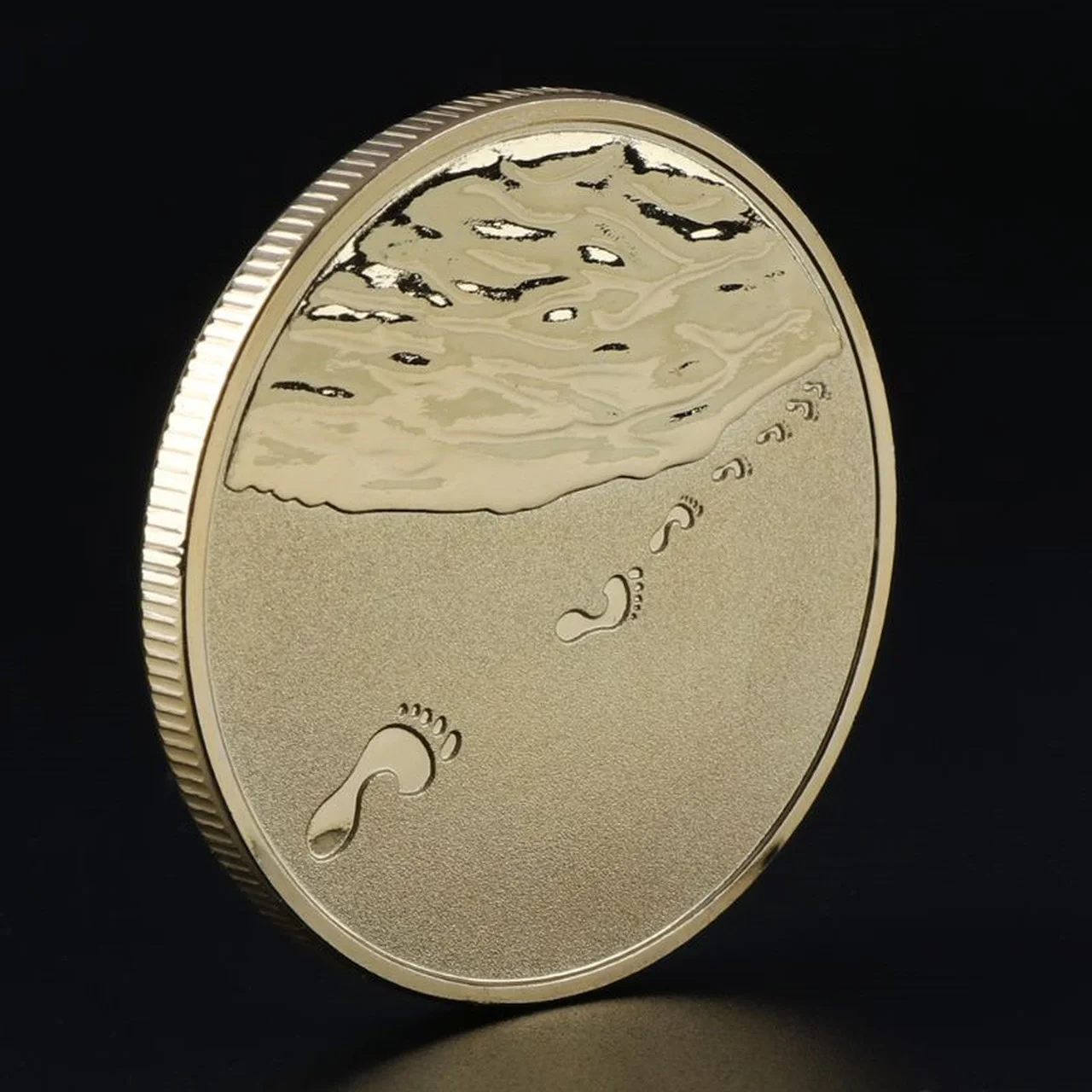 Give Lucky Clouds Love Gold Coins, Beach Footprints, Island Tourism Commemorative Coins, Romantic Coins Love Coin
Give Lucky Clouds Love Gold Coins, Beach Footprints, Island Tourism Commemorative Coins, Romantic Coins Love Coin