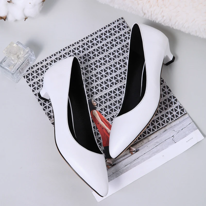 Genuine Leather thin Heels Handmade Shoes For Women Pointed Toe low Heels Pumps Wedding Working Shoes Woman 
Genuine Leather thin Heels Handmade Shoes For Women Pointed Toe low Heels Pumps Wedding Working Shoes Woman