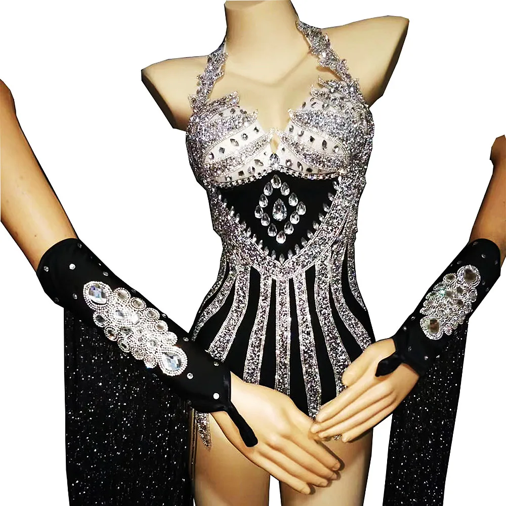 Shining Inlaid Rhinestone Sequined Bodysuit Sleeveless Tight Elastic Halter Short Women Jumpsuit Nightclub Costumes Dance Outfit
Shining Inlaid Rhinestone Sequined Bodysuit Sleeveless Tight Elastic Halter Short Women Jumpsuit Nightclub Costumes Dance Outfit
