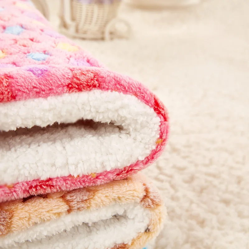 2021 new dog beds and houses bed pet accessories For dogs Mat cat Plush House cats plaid pets supplies Big small cushion fleece