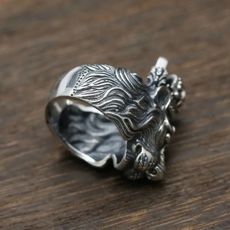 Personalized Crown Lion King European and American Style Domineering Rough Men's Ring Lion Head Ring
Personalized Crown Lion King European and American Style Domineering Rough Men's Ring Lion Head Ring