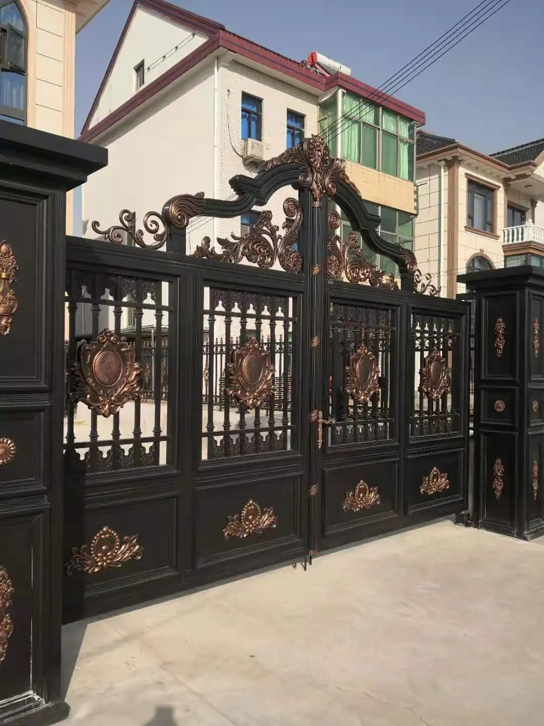 Hench 2021 Hotsale Aluminium Driveway Gates Price By Sq.m Shipping Cost Extra Hc-Ag6
Hench 2021 Hotsale Aluminium Driveway Gates Price By Sq.m Shipping Cost Extra Hc-Ag6