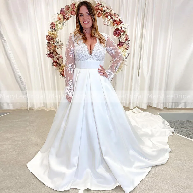 Transparent Lace Long Sleeve Wedding Dress V-Neck Plus Size Satin Bridal Dresses Long Chapel Tain Vestidos Elegantes Para Mujer
Transparent Lace Long Sleeve Wedding Dress V-Neck Plus Size Satin Bridal Dresses Long Chapel Tain Vestidos Elegantes Para Mujer