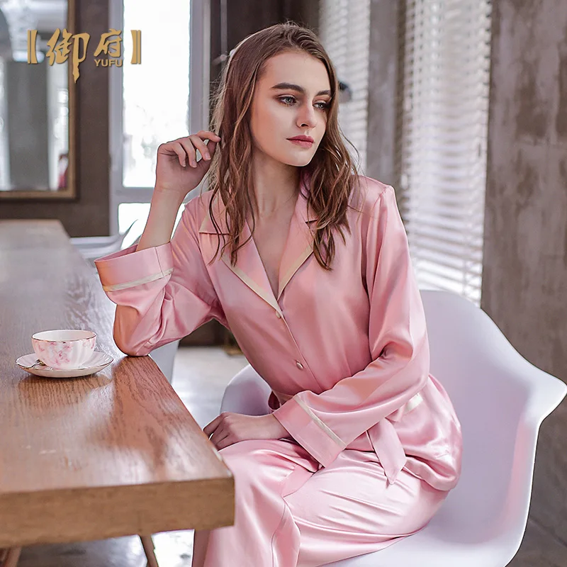 ★silk pajamas women in the spring and autumn suit long sleeve with 100% silk leisure wear silk pajamas two-piece outfit
★silk pajamas women in the spring and autumn suit long sleeve with 100% silk leisure wear silk pajamas two-piece outfit