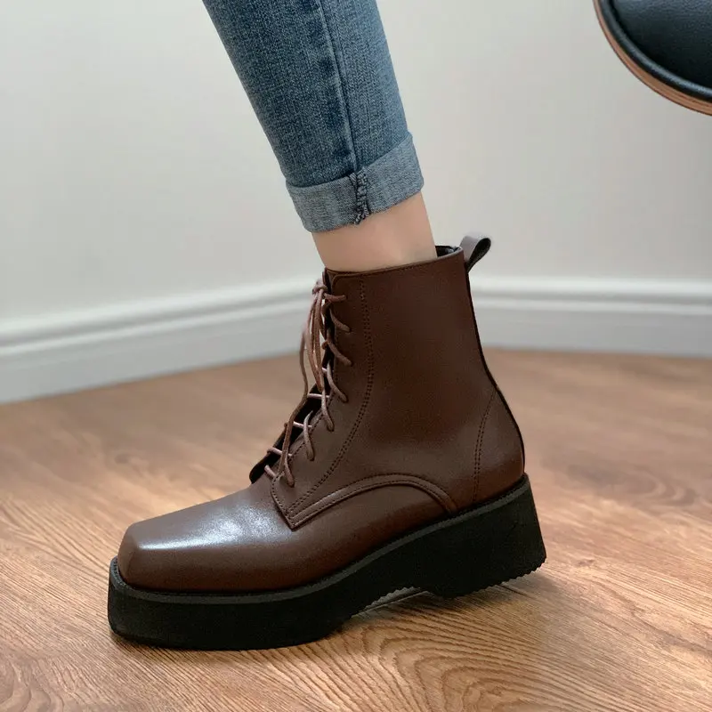 LDHZXC Autumn Winter Ankle Boots for Women Round Toe Lace-up Female Short Boots Med Heels Solid Black British Boots
LDHZXC Autumn Winter Ankle Boots for Women Round Toe Lace-up Female Short Boots Med Heels Solid Black British Boots