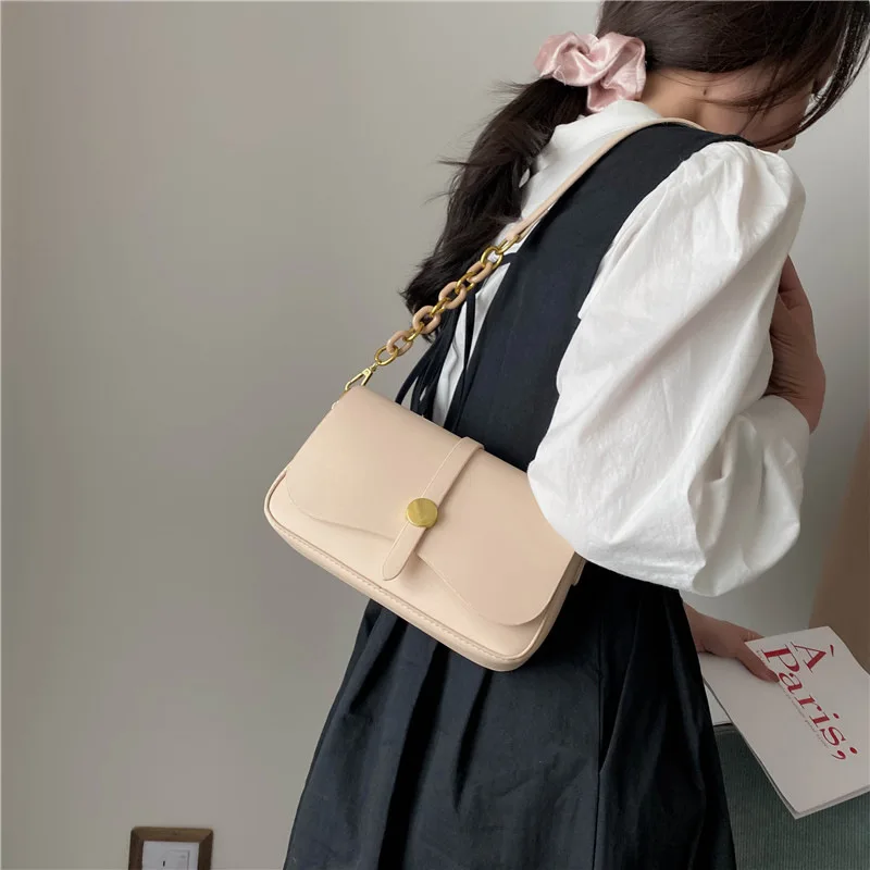 2021 New Arrivals Women's Shoulder Bags For Female PU Leather Black Solid Color Design High Quality Fashion Women Working Bag 
2021 New Arrivals Women's Shoulder Bags For Female PU Leather Black Solid Color Design High Quality Fashion Women Working Bag