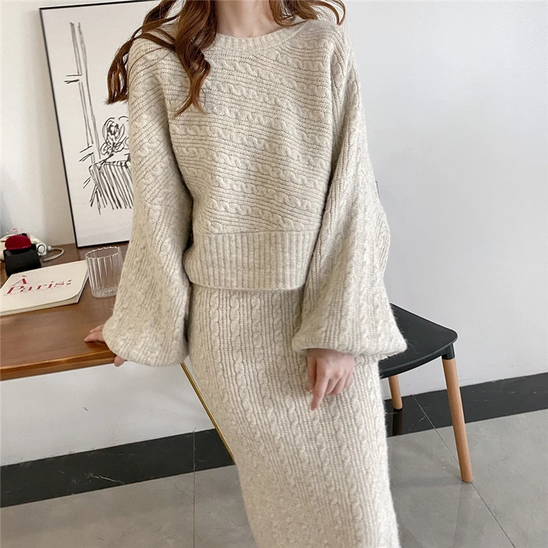 LMQ NEW Women Two Piece Set Lantern Sleeve Sweater Pullovers Tops + Knitted Pencil Skirt Bodycon Office Lady Suits 2020 Winter
LMQ NEW Women Two Piece Set Lantern Sleeve Sweater Pullovers Tops + Knitted Pencil Skirt Bodycon Office Lady Suits 2020 Winter