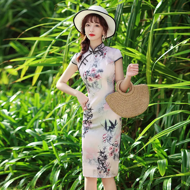 Sexy Chinese Style Short Sleeve Satin Mandarin Collar Cheongsam Flower Printed Rayon Qipao Oriental Dress For Women
Sexy Chinese Style Short Sleeve Satin Mandarin Collar Cheongsam Flower Printed Rayon Qipao Oriental Dress For Women