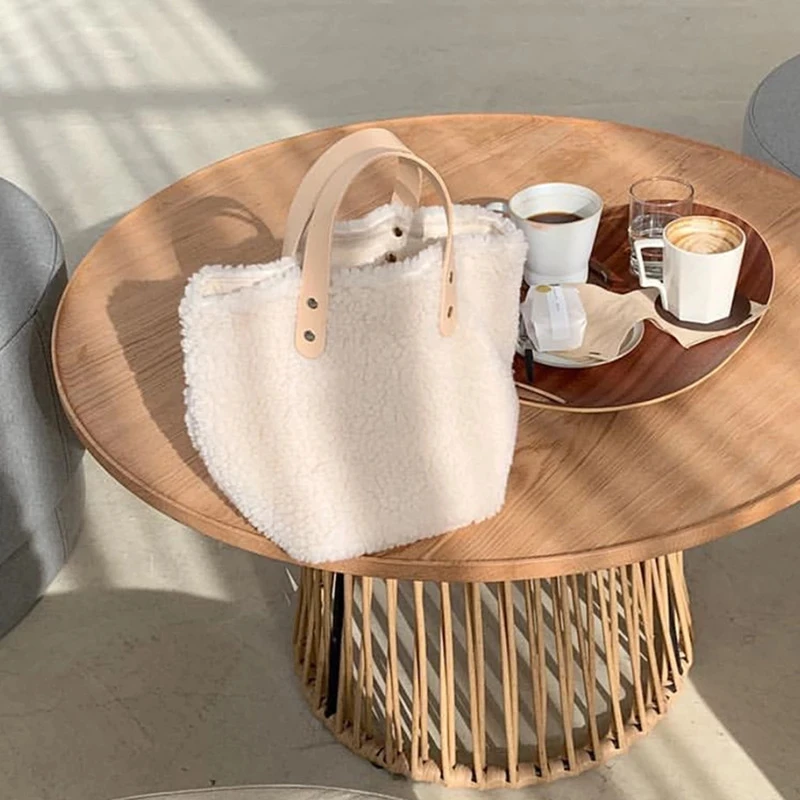 Korea Luxury Stlye Women Handbag Large Capacity Winter New Soft Wool Plush Woman Bags Ladies Totes Shopping Feminine White Bag
Korea Luxury Stlye Women Handbag Large Capacity Winter New Soft Wool Plush Woman Bags Ladies Totes Shopping Feminine White Bag