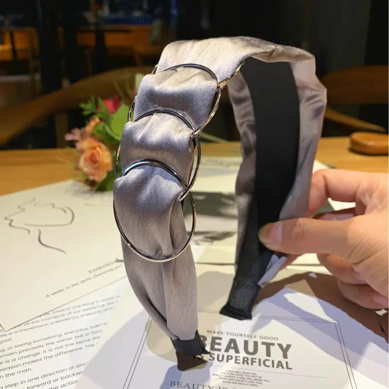 New Fashion Silver Ring Headband Non-slip Hairband for Women Lady Solid Color Wide Plastic Hair Hoop Bezel Headwear Accessories
New Fashion Silver Ring Headband Non-slip Hairband for Women Lady Solid Color Wide Plastic Hair Hoop Bezel Headwear Accessories