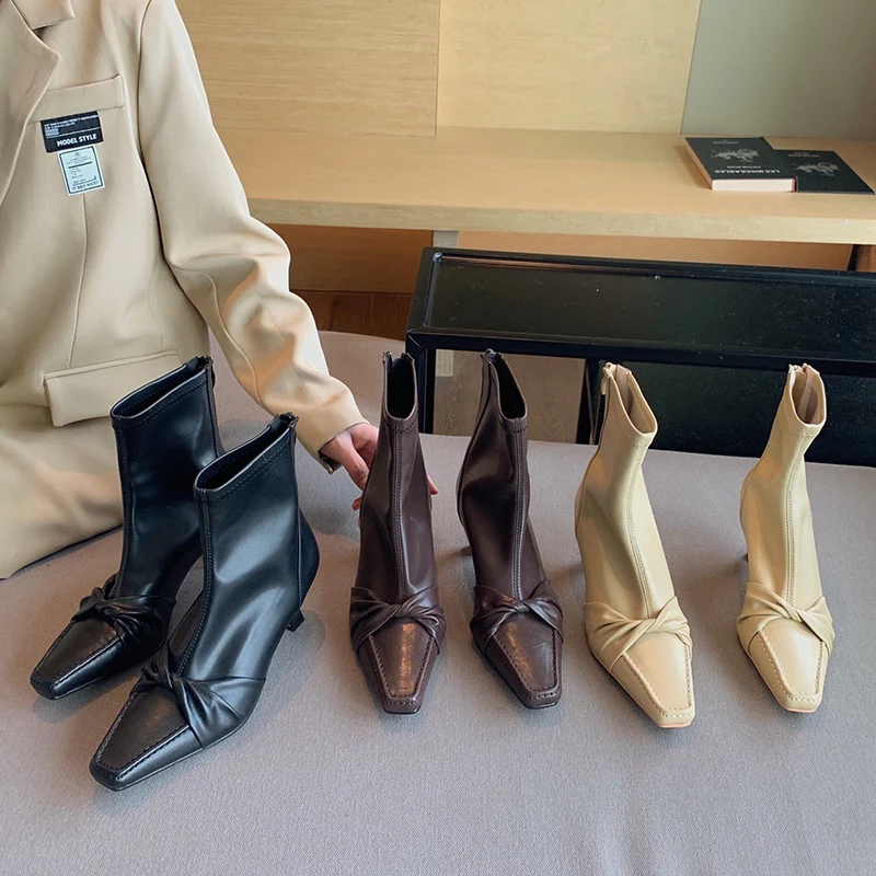 Зимние Роскошные женские ботильоны в стиле INS 2022, женские ботинки челси с квадратным носком, дизайнерские ковбойские ботинки в западном сти...
Зимние Роскошные женские ботильоны в стиле INS 2022, женские ботинки челси с квадратным носком, дизайнерские ковбойские ботинки в западном сти...