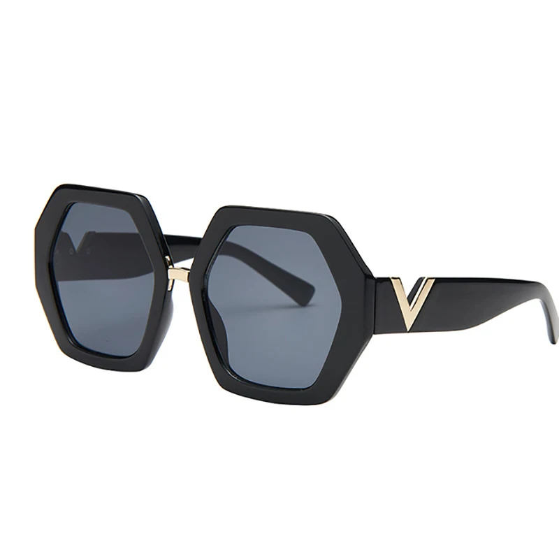 IENJOY 2021 Luxury Square Sunglasses Women Fashion Glasses Classic Brand Designer Retro Sun Glasses Women Sexy Eyewear Unisex S
IENJOY 2021 Luxury Square Sunglasses Women Fashion Glasses Classic Brand Designer Retro Sun Glasses Women Sexy Eyewear Unisex S