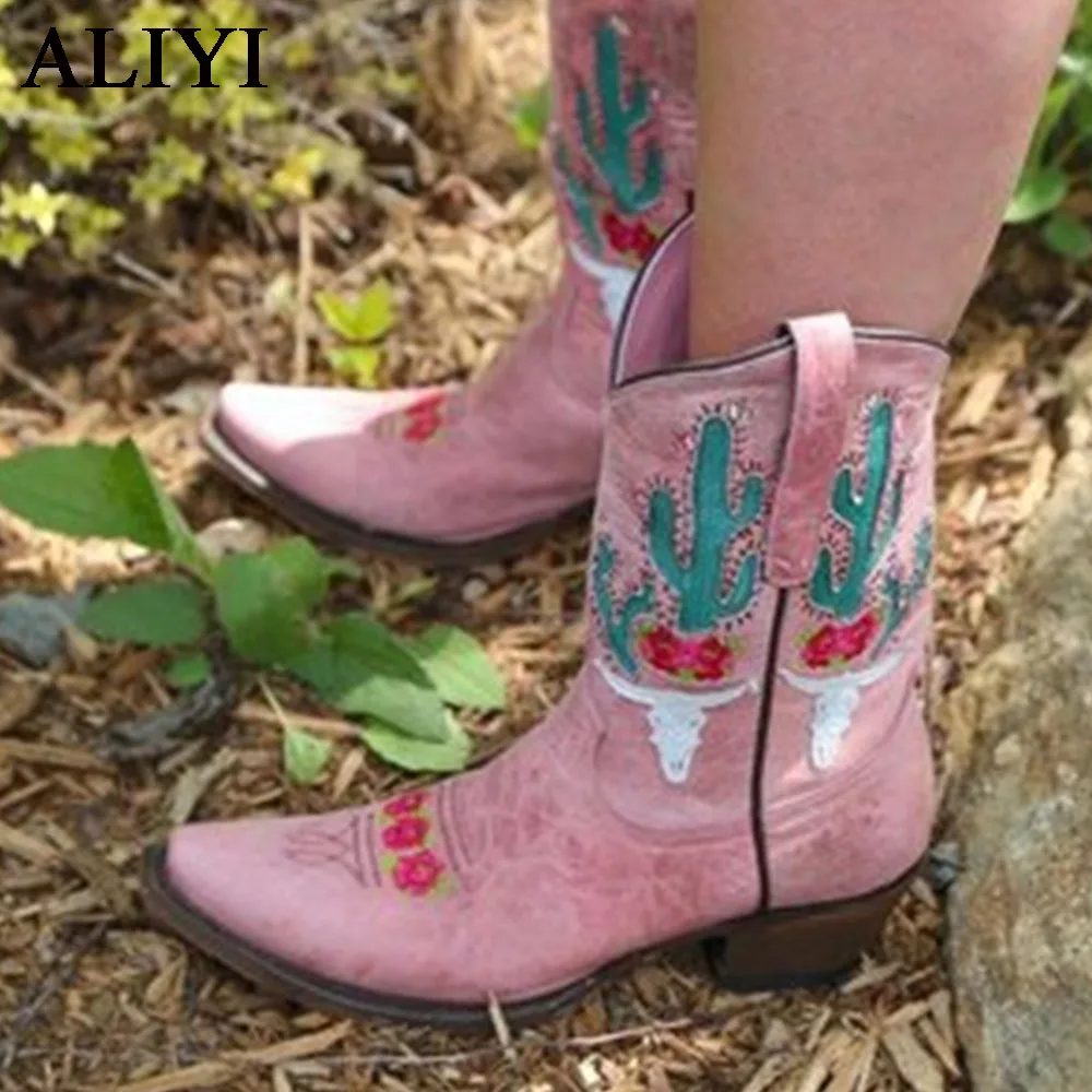 2022 Xmas Gift New Retro Embroidery Cowboy Style Pointed Toe Ladies Mid Calf Knight Boots Female Christmas Festival Shoes 35-43
2022 Xmas Gift New Retro Embroidery Cowboy Style Pointed Toe Ladies Mid Calf Knight Boots Female Christmas Festival Shoes 35-43