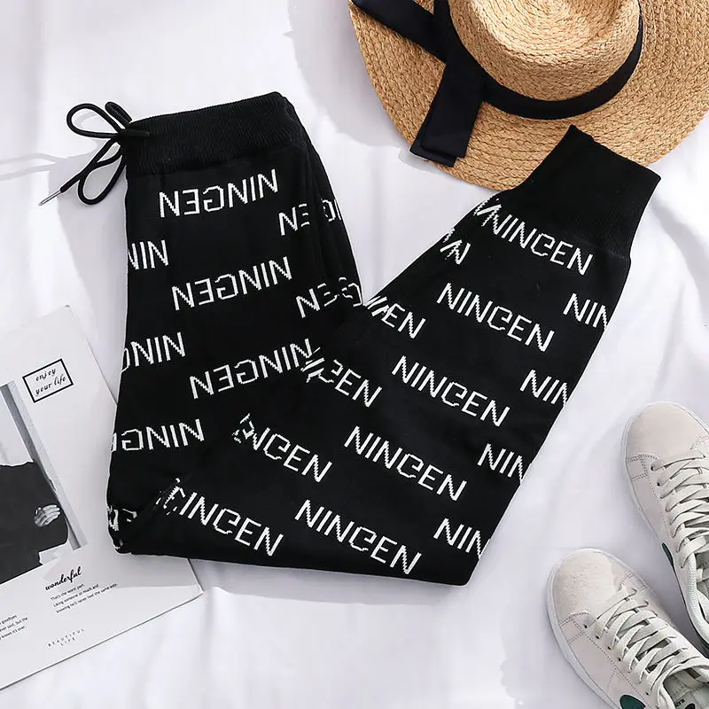Letter printing knitted loose Harem Pants women's casual pants Japanese personality 2021 spring and Autumn
Letter printing knitted loose Harem Pants women's casual pants Japanese personality 2021 spring and Autumn