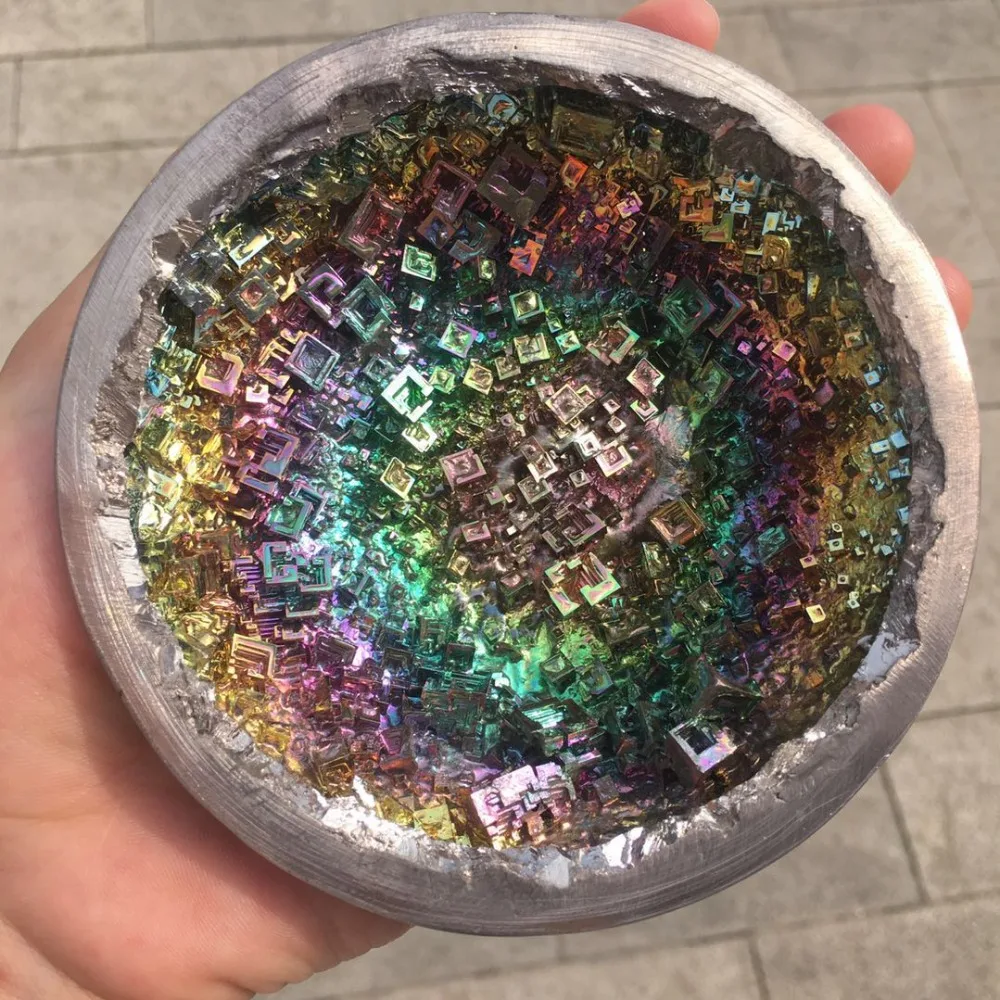 Beautiful Natural Bismuth Ore Intact Bowl Shape Stone Mineral Specimen Rainbow Colorful Decoration
Beautiful Natural Bismuth Ore Intact Bowl Shape Stone Mineral Specimen Rainbow Colorful Decoration