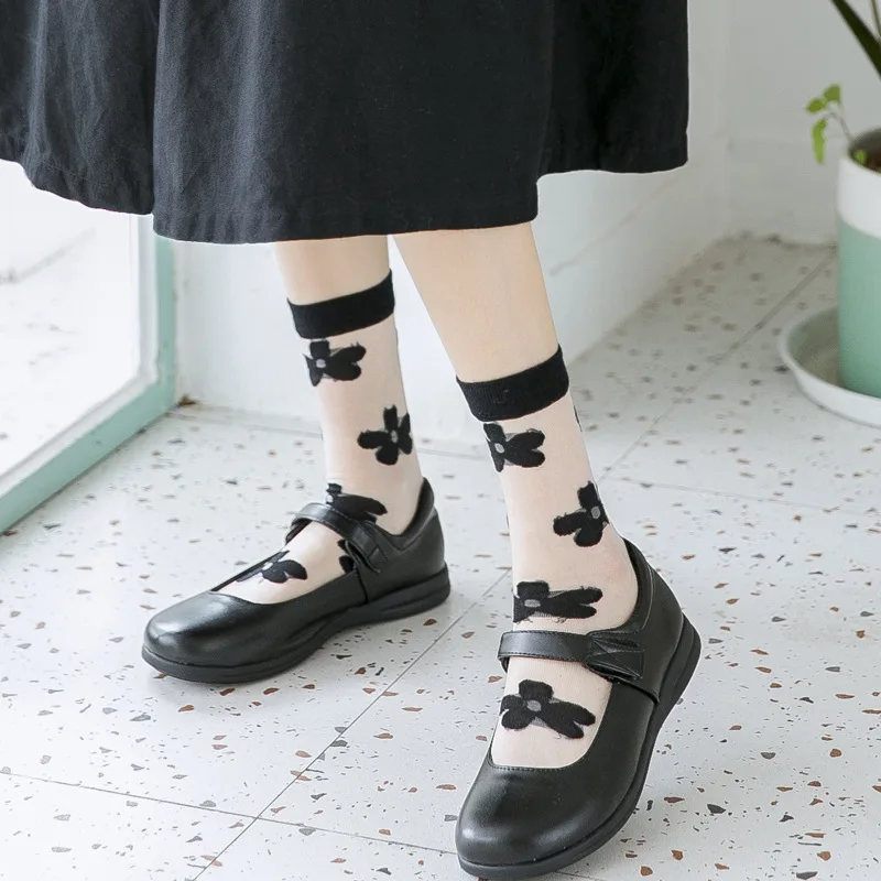 7 Colors Flower Print Candy Thin Glass Crystal Middle Tube Socks Cute Tide Women Spring Summer Socking
7 Colors Flower Print Candy Thin Glass Crystal Middle Tube Socks Cute Tide Women Spring Summer Socking