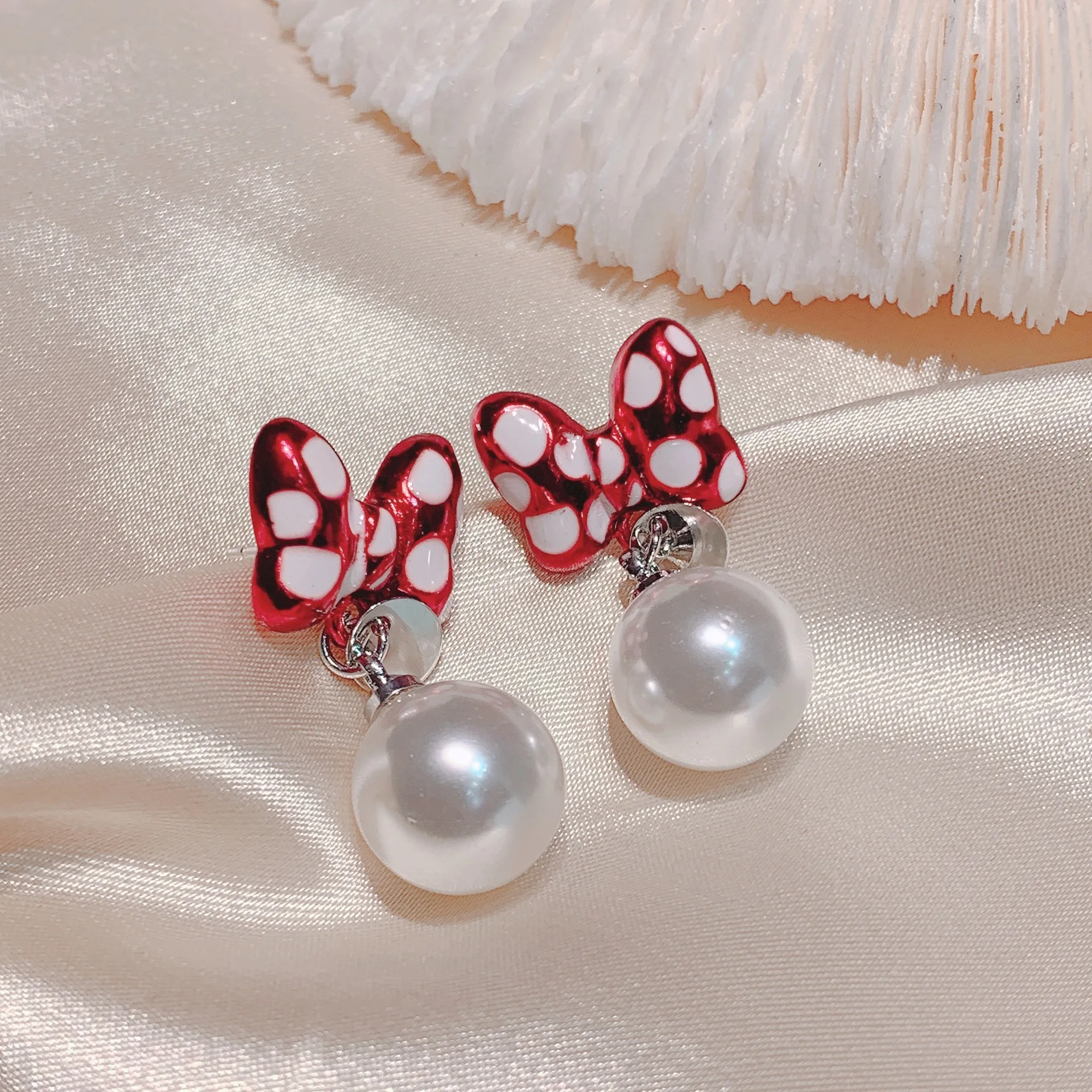 Bow Pearl Earrings Dangle Cute Minnie 2022 Fashion Bulk Earring For Women Charm Romantic Jewelry Wholesale Wedding Gifts
Bow Pearl Earrings Dangle Cute Minnie 2022 Fashion Bulk Earring For Women Charm Romantic Jewelry Wholesale Wedding Gifts