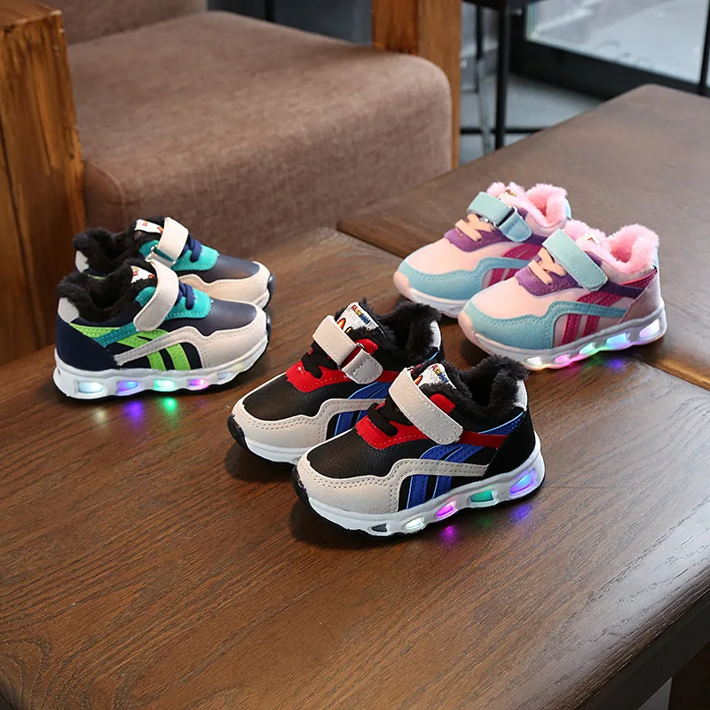 Boys Girls LED Sneakers With Light Up Sole Baby LED Luminous Shoes Children Girl Glowing Lighted Shoes Kids Boys Winter Sneakers
Boys Girls LED Sneakers With Light Up Sole Baby LED Luminous Shoes Children Girl Glowing Lighted Shoes Kids Boys Winter Sneakers