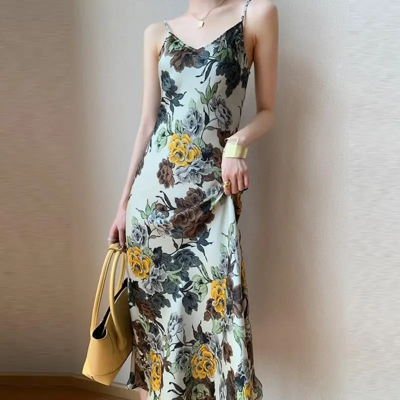 Summer Dress For Women 2021 Fashion Sexy V Neck Maxi Dress Women A Line Spaghetti Strap Sleeveless Floral Printing Dresses
Summer Dress For Women 2021 Fashion Sexy V Neck Maxi Dress Women A Line Spaghetti Strap Sleeveless Floral Printing Dresses