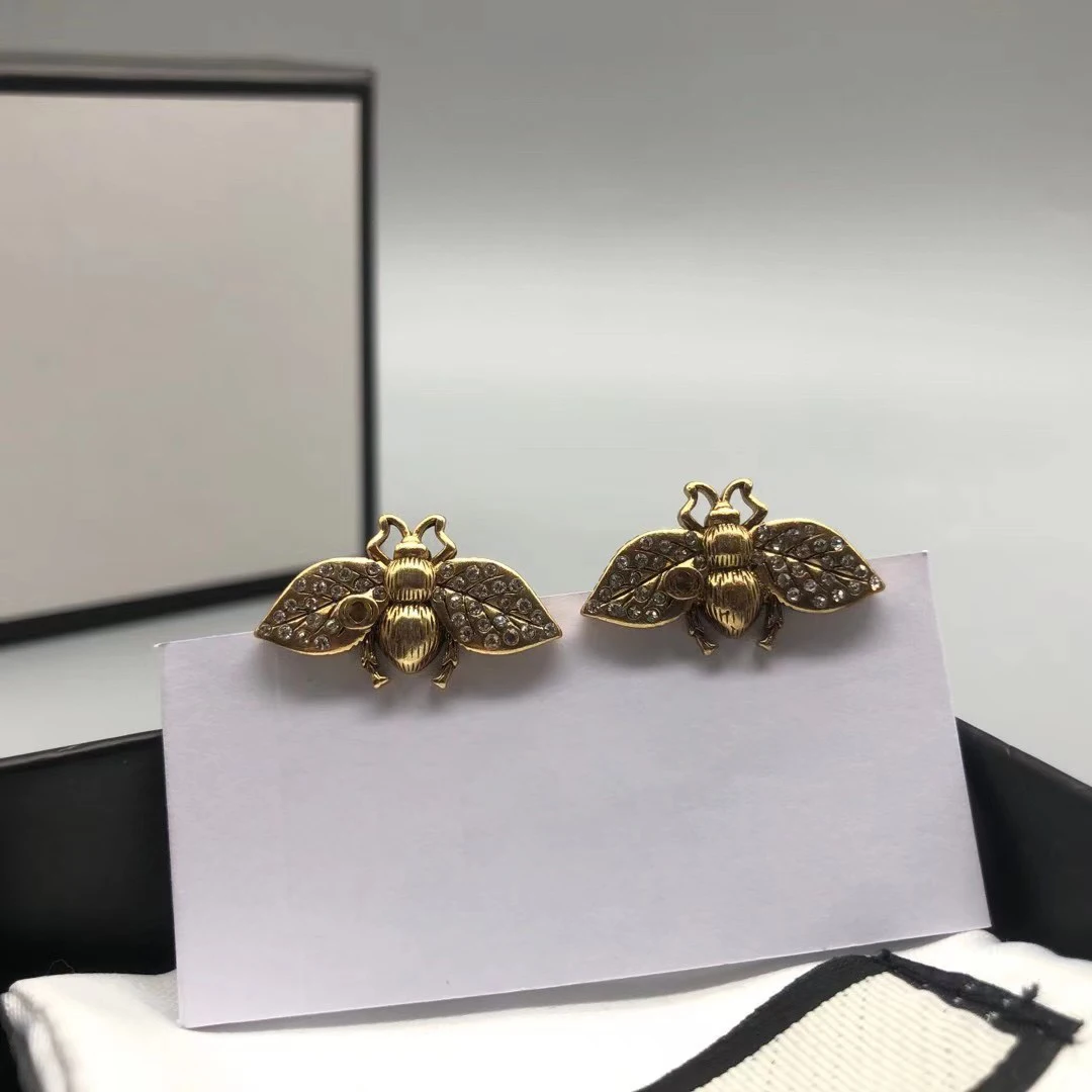S925 sterling silver bee earrings, retro style, high-quality jewelry, original brand 1:1, birthday gift
S925 sterling silver bee earrings, retro style, high-quality jewelry, original brand 1:1, birthday gift
