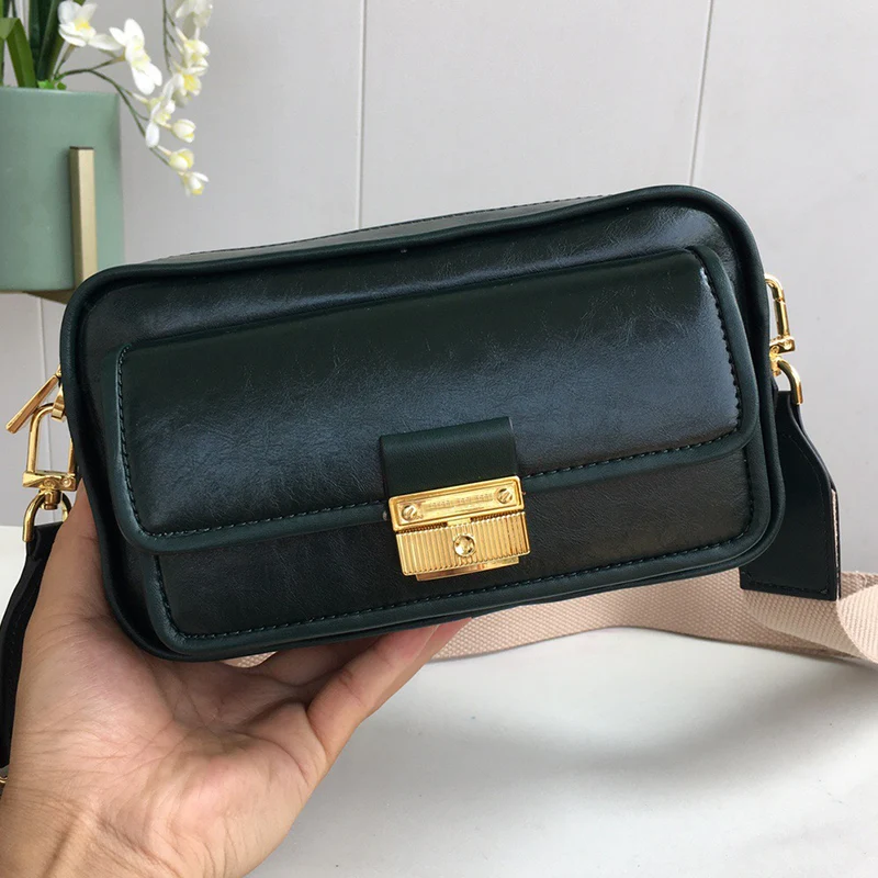 Catwalk style retro solid color multi-pocket leather shoulder bag ladies new camera bag fashion multifunctional diagonal bag
Catwalk style retro solid color multi-pocket leather shoulder bag ladies new camera bag fashion multifunctional diagonal bag