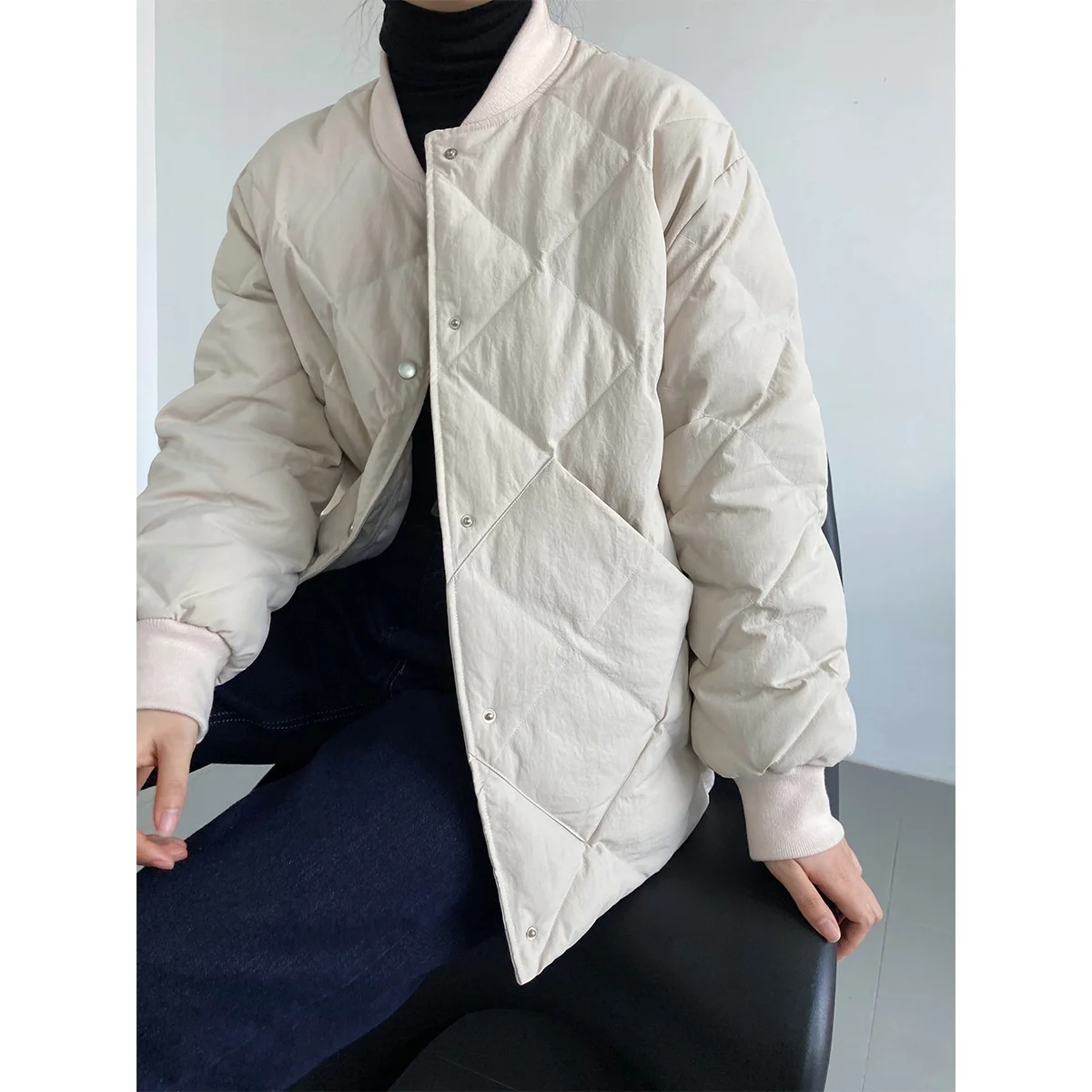 Стеганая куртка Bombet на пуговицах с косым карманом, Белый/хаки/синий
Стеганая куртка Bombet на пуговицах с косым карманом, Белый/хаки/синий