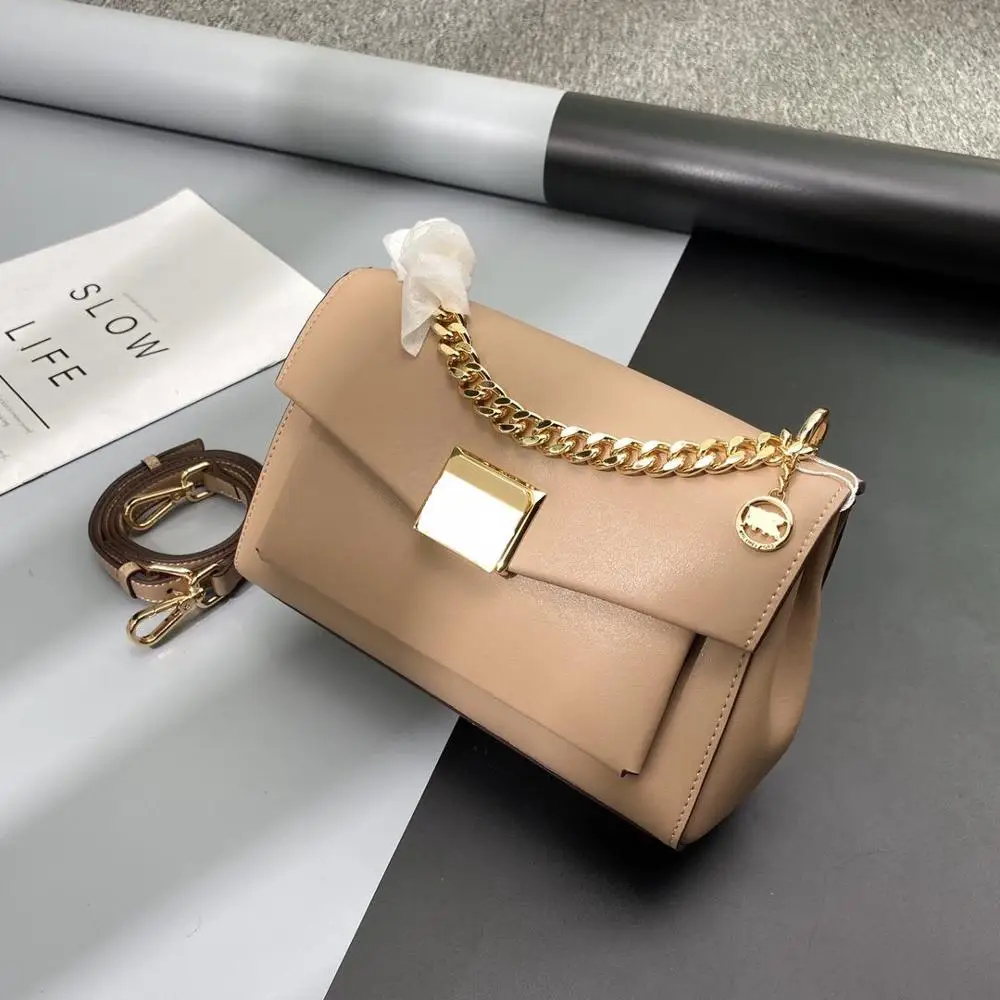 Star's same style retro style small square Bag Fashion flip one shoulder chain large capacity slant across postman bag
Star's same style retro style small square Bag Fashion flip one shoulder chain large capacity slant across postman bag