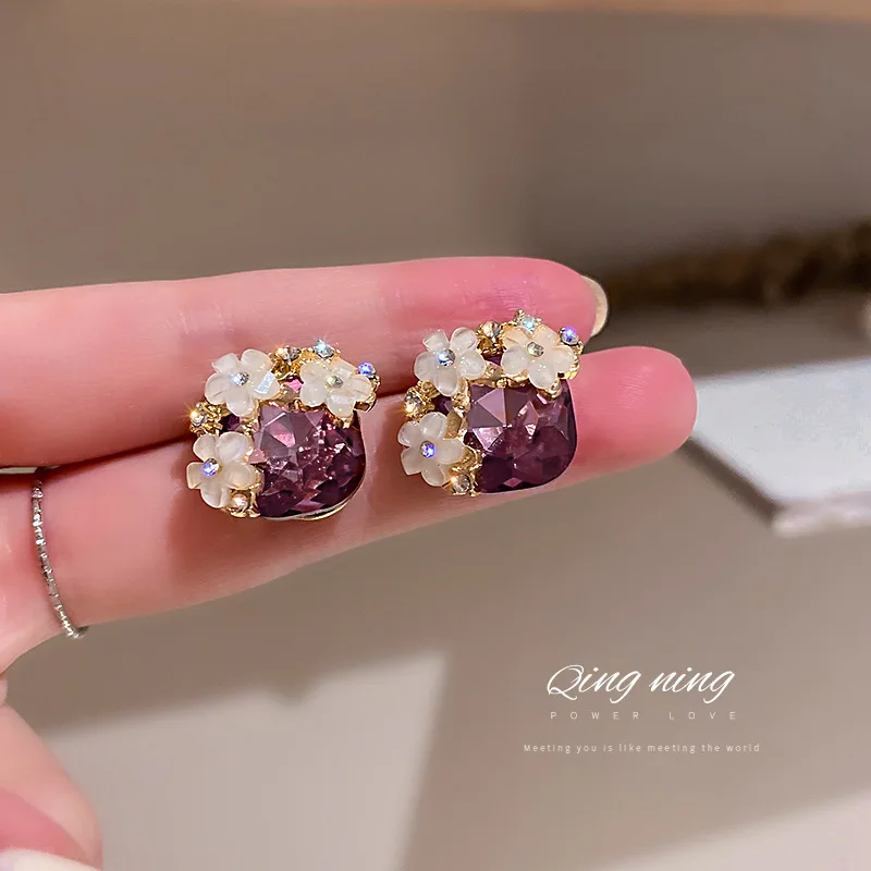 925 Silver Earrings Fashion new personality fashion diamond inlaid Flower Earrings small earrings women's jewelry earrings
925 Silver Earrings Fashion new personality fashion diamond inlaid Flower Earrings small earrings women's jewelry earrings