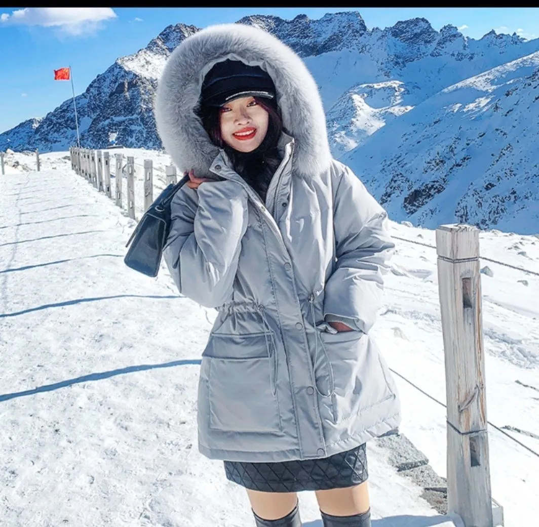 2021 jaqueta de inverno das mulheres 90% pato branco para baixo parkas grossas grande pele de raposa natural com capuz quente
2021 jaqueta de inverno das mulheres 90% pato branco para baixo parkas grossas grande pele de raposa natural com capuz quente