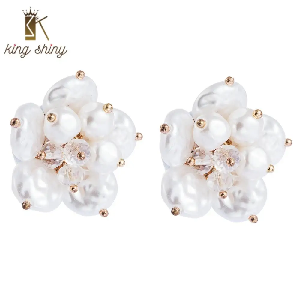 Za Baroque Exquisite Pearl Stud Earring for Lady Vintage Floral Crystal Stud Earring Bridal Wedding Party Statement Stud Earring
Za Baroque Exquisite Pearl Stud Earring for Lady Vintage Floral Crystal Stud Earring Bridal Wedding Party Statement Stud Earring