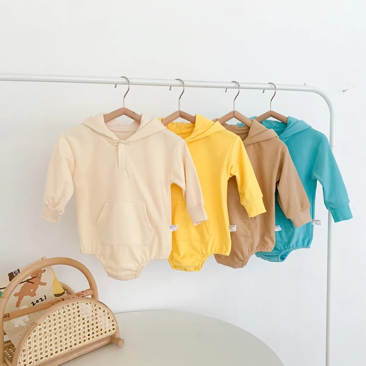 Toddler’s Spring Autumn Rompers Clothes Solid Long Sleeves Onesies With Bear Ear Hat For Baby Girl Boys Hooded Jumpsuit 0-12M
Toddler’s Spring Autumn Rompers Clothes Solid Long Sleeves Onesies With Bear Ear Hat For Baby Girl Boys Hooded Jumpsuit 0-12M