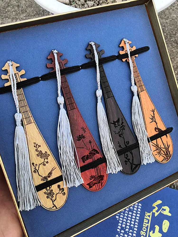 Handmade Wooden Pipa Bookmark Creative Chinese Bookmark Unique Gift Box For Children And Friends/13.5*3.0*0.3cm 4pcs/set New
Handmade Wooden Pipa Bookmark Creative Chinese Bookmark Unique Gift Box For Children And Friends/13.5*3.0*0.3cm 4pcs/set New