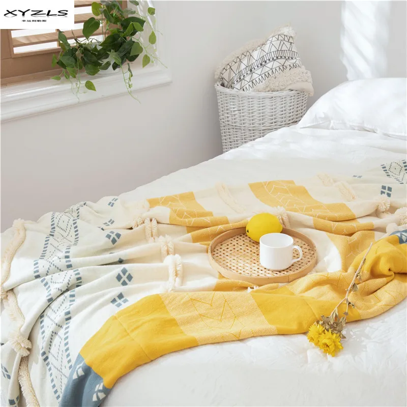 Одеяло с кисточками и геометрическим рисунком, 130x170 см
Одеяло с кисточками и геометрическим рисунком, 130x170 см