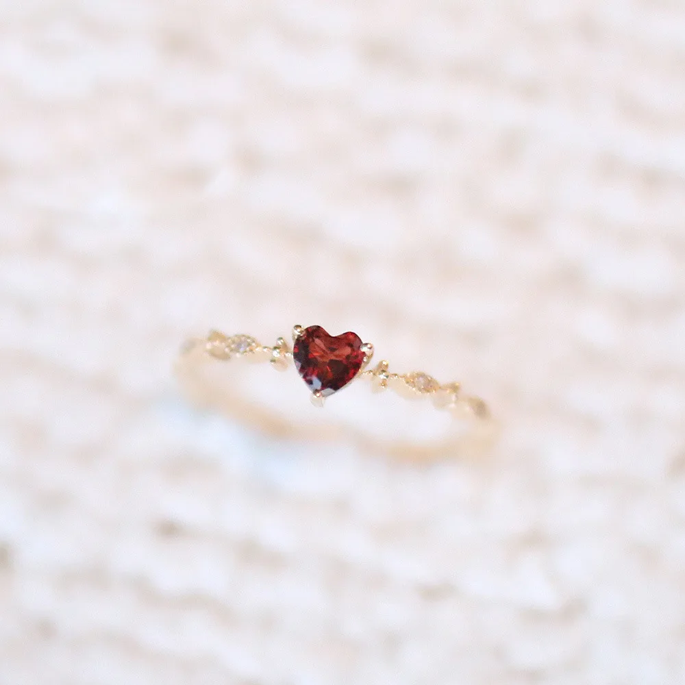 Red Heart Gemstone Diamond Wedding Rings For Women Bridal Fine Jewelry Engagement Ring Accessories New Fashion Cute Rings
Red Heart Gemstone Diamond Wedding Rings For Women Bridal Fine Jewelry Engagement Ring Accessories New Fashion Cute Rings
