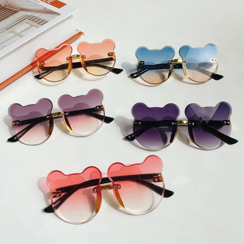 2021 Kids Cute Cartoon Bear Shape Flower Round Sunglasses Boy Girls Children Vintage UV400 Colors Rimless Polarized Sun Glasses
2021 Kids Cute Cartoon Bear Shape Flower Round Sunglasses Boy Girls Children Vintage UV400 Colors Rimless Polarized Sun Glasses