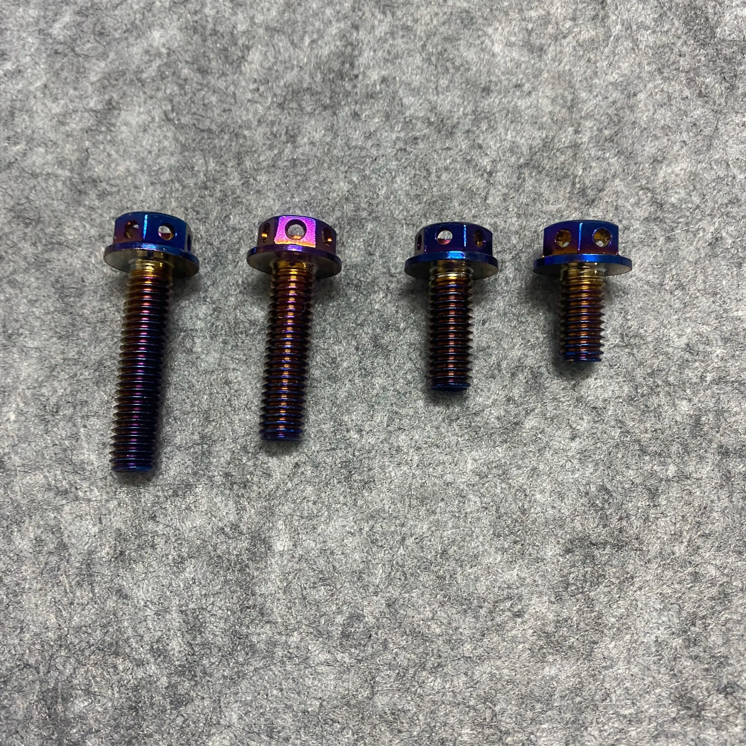 1PCS colorful universal 8MM racing motocross part kit fairing dirt pit bike moto fixing Nuts Bolts accessories motorcycle screw
1PCS colorful universal 8MM racing motocross part kit fairing dirt pit bike moto fixing Nuts Bolts accessories motorcycle screw