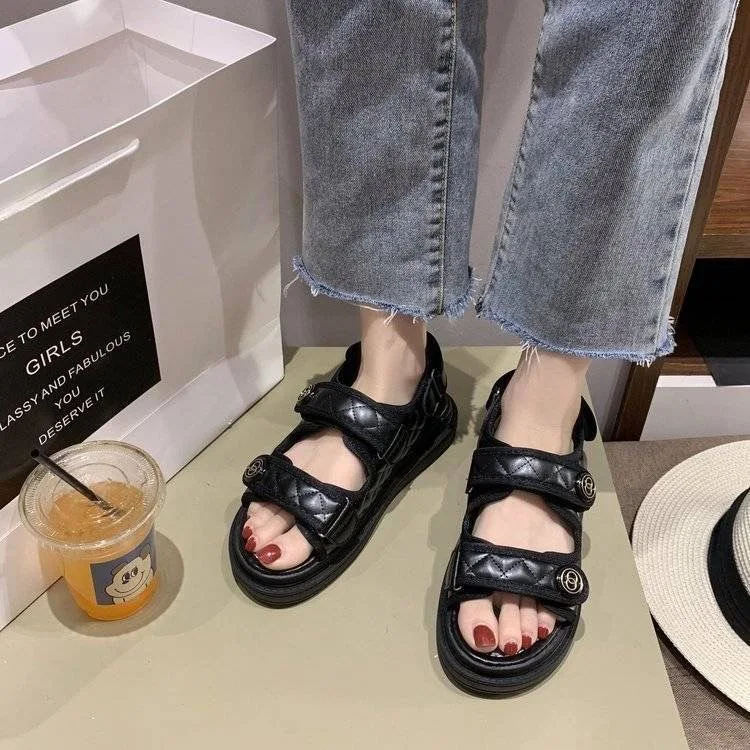 2021 Summer New High-Quality Fashion Sports Sandals Women's Soft-Soled Thick-Soled Flat Slippers With Velcro Roman Women's Sanda
2021 Summer New High-Quality Fashion Sports Sandals Women's Soft-Soled Thick-Soled Flat Slippers With Velcro Roman Women's Sanda