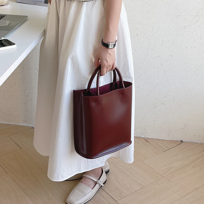 2021 New PU Leather Top Hand Bag for Women Solid Color Simple Designer Clutch Ladies Female Composite Sets Bags Handbags Purse
2021 New PU Leather Top Hand Bag for Women Solid Color Simple Designer Clutch Ladies Female Composite Sets Bags Handbags Purse
