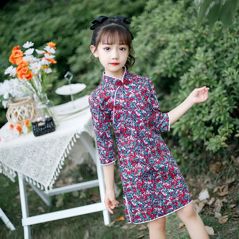 Chinese Style Retro Children Qipao Lovely Print Girls Mandarin Collar Party Dress Traditional Kids Perform Costumes
Chinese Style Retro Children Qipao Lovely Print Girls Mandarin Collar Party Dress Traditional Kids Perform Costumes