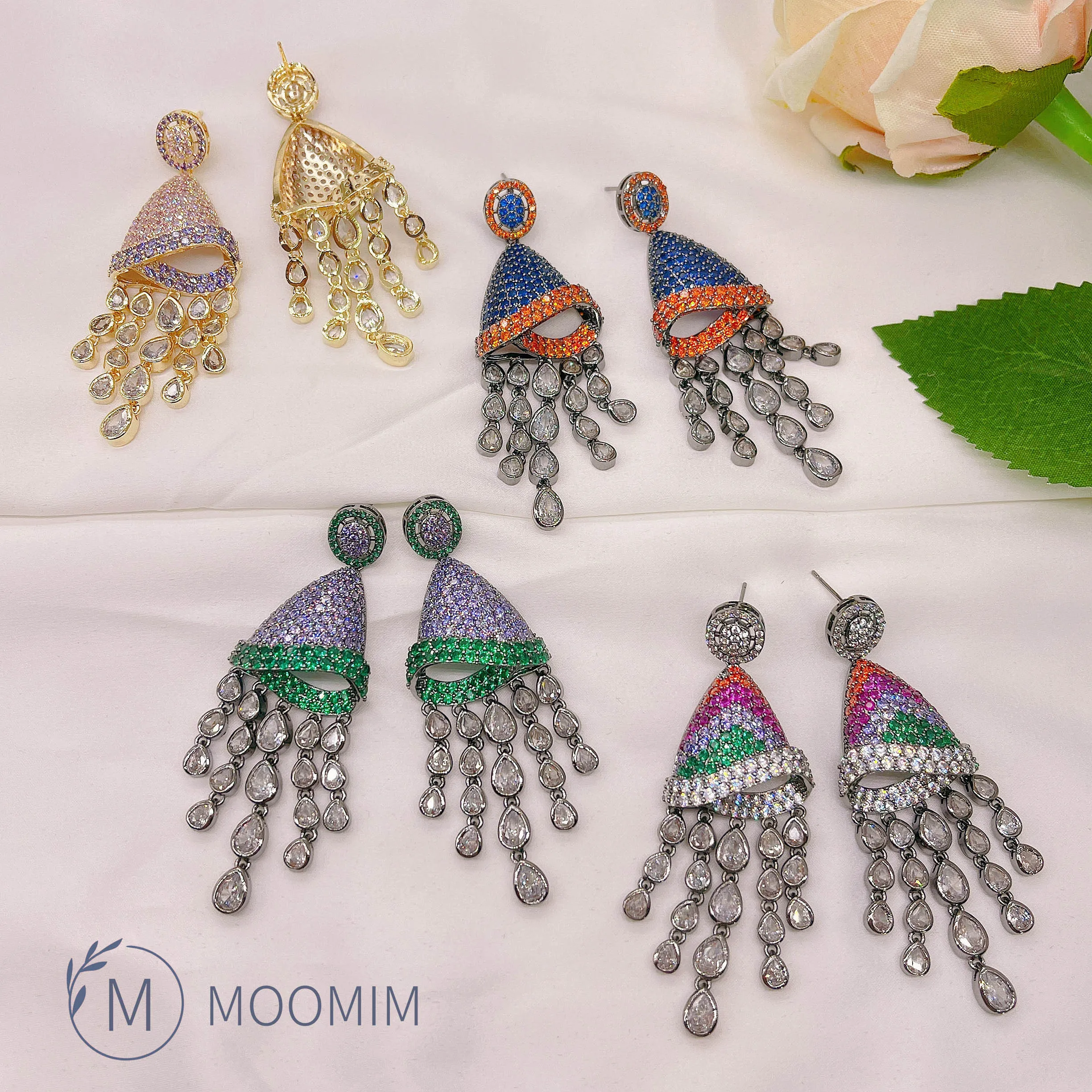 Роскошные серьги из серебра пробы с микроинкрустацией из фианита и кисточками в форме капли воды, дизайнерские вечерние ювелирные украшени...
Роскошные серьги из серебра пробы с микроинкрустацией из фианита и кисточками в форме капли воды, дизайнерские вечерние ювелирные украшени...