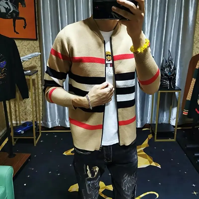 Men's Tops 2021 New Spring and Autumn Men's Fashion Large Size 100KG Khaki Cardigan Sweater Striped Button Top Jacket Men's
Men's Tops 2021 New Spring and Autumn Men's Fashion Large Size 100KG Khaki Cardigan Sweater Striped Button Top Jacket Men's