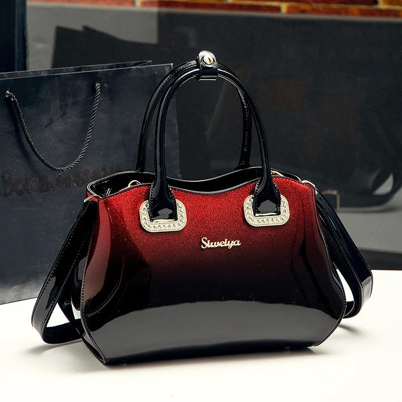 Red Fashion Embroidered Patent Leather Women Handbag 2022 Winter Wild Middle-aged Ladies Mother Section Shoulder Messenger Bags
Red Fashion Embroidered Patent Leather Women Handbag 2022 Winter Wild Middle-aged Ladies Mother Section Shoulder Messenger Bags